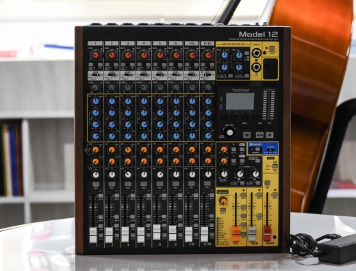 Tascam - MODEL 12